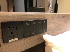 -上海虹桥中心爱琴海亚朵S酒店
