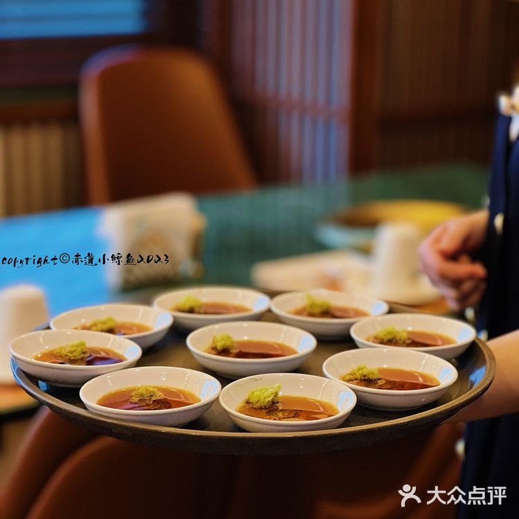 赤道小鲸鱼|朝鲜美食·美女·美景平壤民达来餐厅