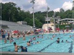 -越秀山游泳场