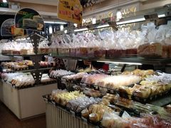面包甜点陈列柜-Caidie Bakery采蝶轩(人民东路店)