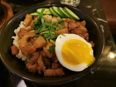 温泉蛋卤肉饭-Let's Taipei 非常烘焙(太古里店)