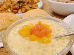 杨枝甘露-十二悦厨·茶餐厅(比斯特上海购物村店)