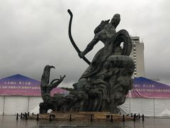 -巴陵广场