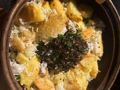 -帅巴人舅母子腊蹄民俗村