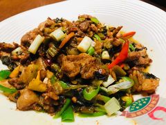 -老滇山寨•云南特色菜•地方菜•民族风情歌舞表演(金碧店)