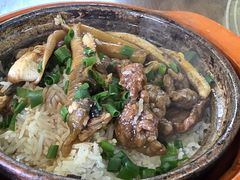黄鳝牛肉煲仔饭-关氏饮食店