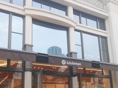 -lululemon(比斯特购物村店)
