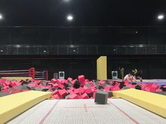 -嘿哟动霸CHUA·新潮玩运动娱乐中心·蹦床滑冰团建乐园