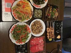 -人间半杯·小酒馆创意菜(三里屯店)