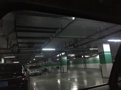 -经纬汇-停车场