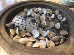 白贝-锅上蒸·特色蒸汽海鲜(龙洞店)