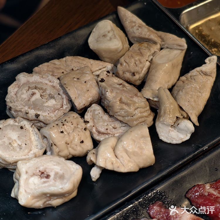 不开玩笑!上海明星食堂烤肉店…