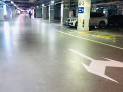 -大宁国际商业广场-地下停车库