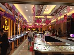 -鸿通城购物中心