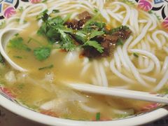 -鑫花溪牛肉米粉(人民广场店)