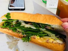 -Bánh Mì Huynh Hoa