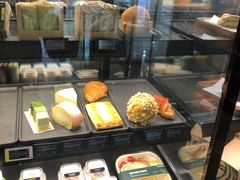 面包甜点陈列柜-星巴克(杭州西湖银泰1F店)