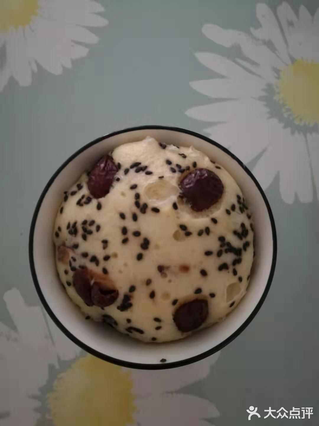 干活利索，我吃饭比较讲究，刘姨每天变着样的给我做饭