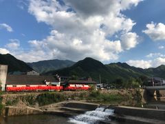 -安吉龙王山峡谷漂流