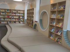 -上海市民办金苹果学校