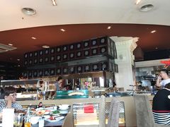 -荣誉国际酒店-云顶旋转餐厅