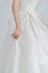 -Lady  Jane高端婚纱礼服馆