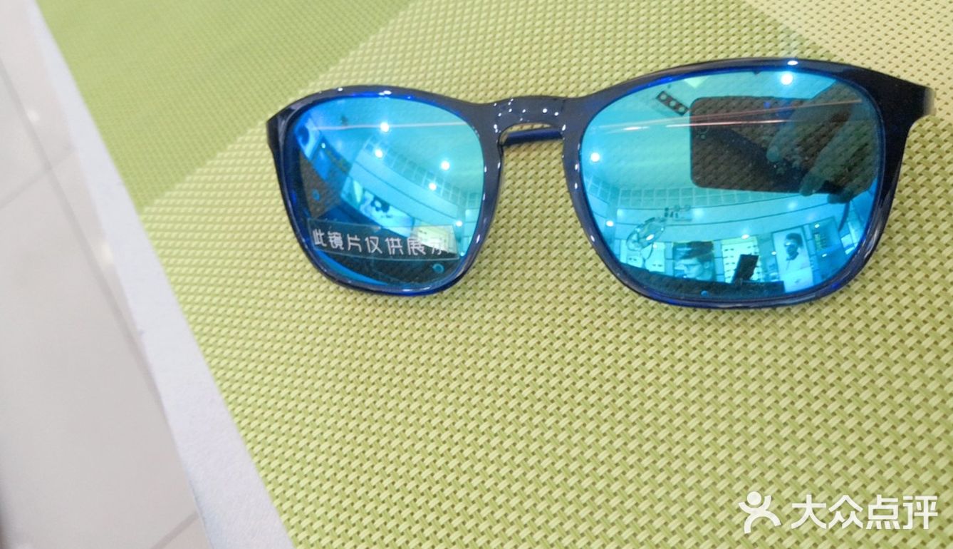 大直径80mm，可以选择多种镜框，还可以个性化定制