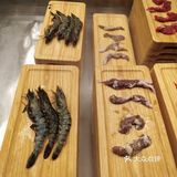 挑了这家烤肉自助,吃肉肉过过瘾运气不错