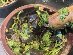 舂手撕椒松花蛋-云海肴云南菜·蒸汽石锅鱼(青岛万象城店)