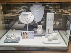 -HEFANG Jewelry何方珠宝(三里屯太古里店)