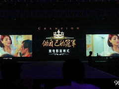 -贺加贝化妆美甲培训学校