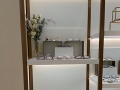 -J-Optical佳视明眼镜·蔡司视觉(青岛金茂览秀城店)