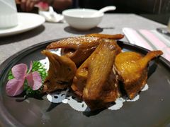 沙田乳鸽皇-御花园·粤菜·海鲜火锅(中山公园店)