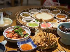 -包整·丝娃娃(一览甲秀楼风景店)