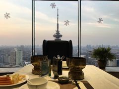 -云顶旋转自助景观餐厅