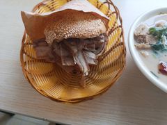 -洪峰浩老北京烧饼夹肉(角门路店)