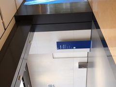 -理想汽车(世纪汇店)