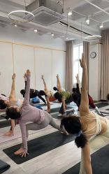 -亚太瑜伽普拉提学院