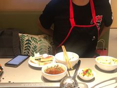 -海底捞火锅鲜切牛肉主题店(长寿路店)