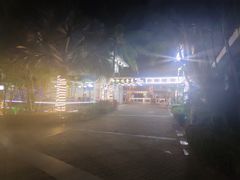 -亚龙湾亚泰商业街