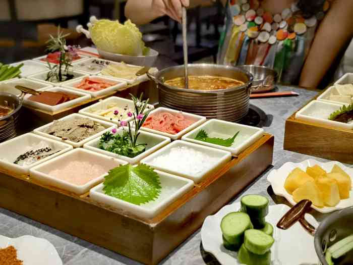 达卡云厨61轻食涮锅-"环球中心负一楼开了家好吃不胖的火锅,主打.