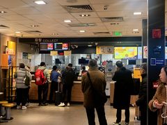 -麦当劳(上海虹桥站30B检票口楼上)