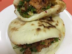 牛肉夹馍-代四孃牛华豆腐脑美味小食(总店)