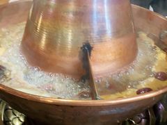 -果松木炭酸菜铜火锅·外婆参鸡汤