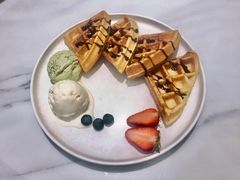华夫饼配冰淇淋-丽莎沙拉轻食餐厅(国贸店)