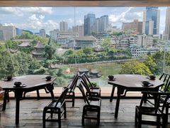 -包整·丝娃娃(一览甲秀楼风景店)