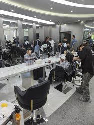 -MOVAN  HAIR莫凡匠人发型屋