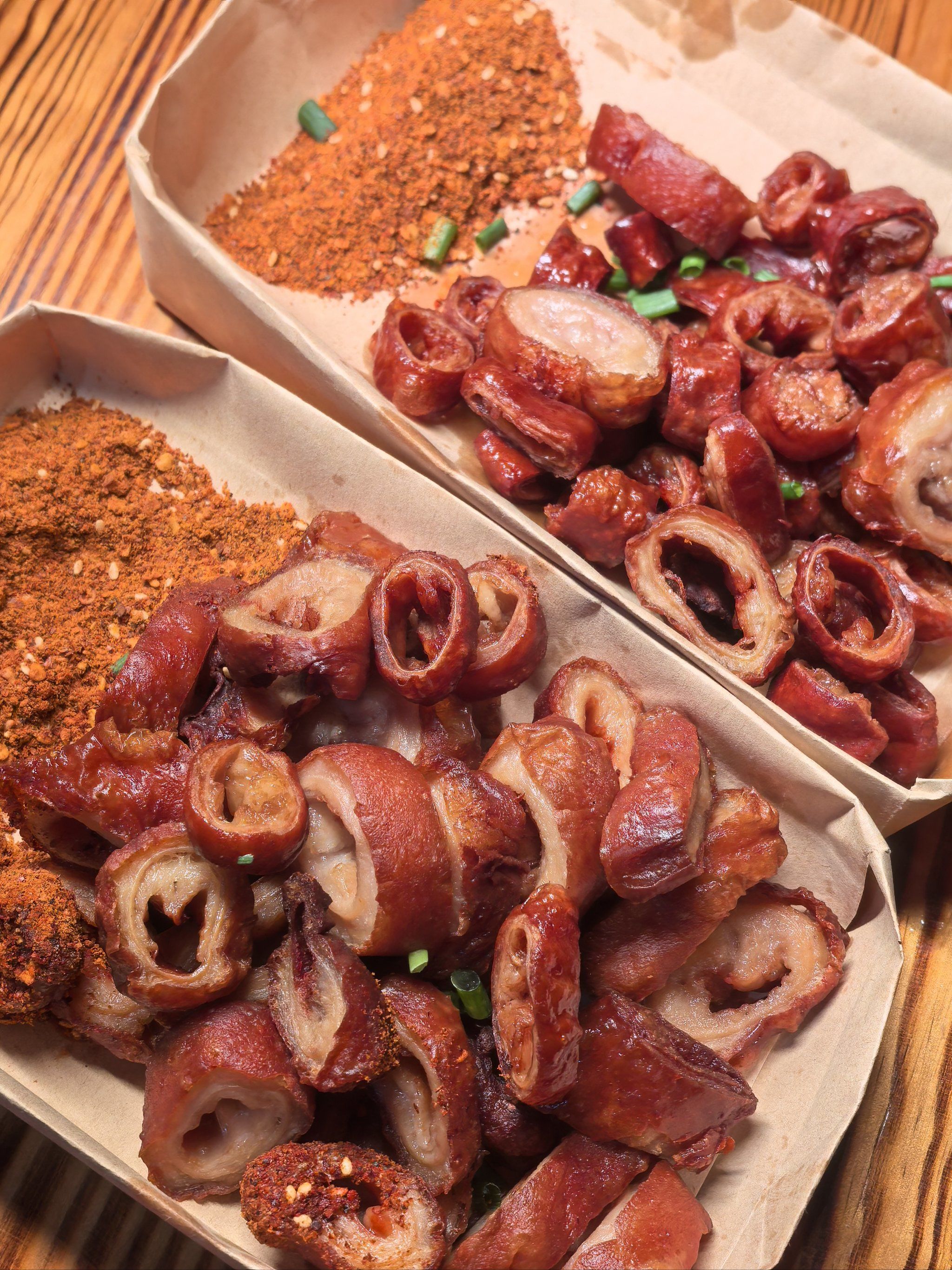 一口爆汁!脆皮肥肠的"真香"警告