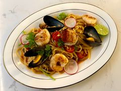 -Oasis Bar & Grill