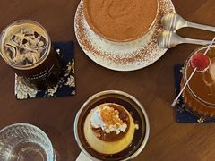 -Café Monson